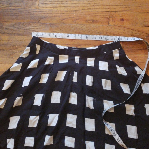 Gap Skirt - Picture 3 of 5